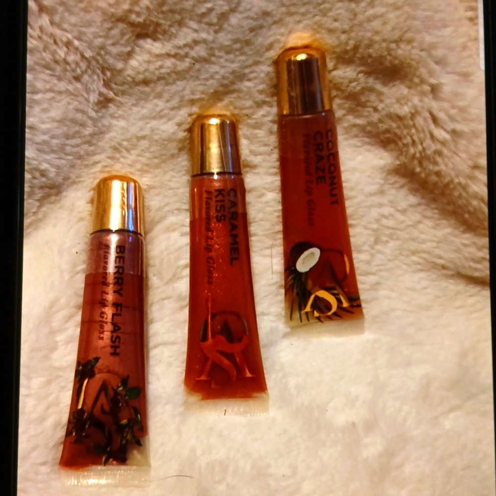 Victoria Secrets lip gloss set of 4 NWT